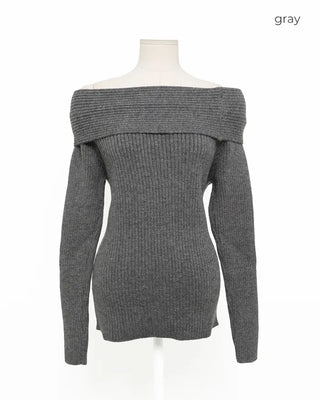 Off-shoulder loose-fit knit
