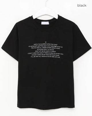 Small lettering short-sleeved T-shirt