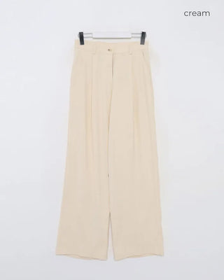 Pleated wide-leg slacks