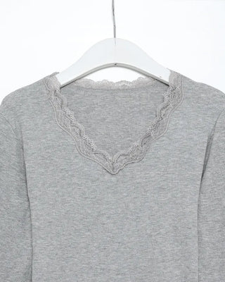 Lace V-neck long-sleeved T-shirt