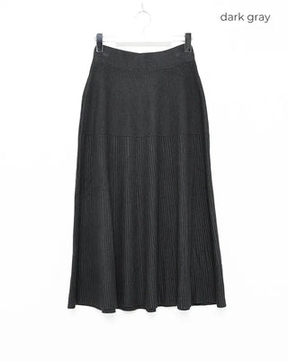 Shirred long knit skirt