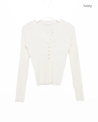 V-neck button cable slim long-sleeve knit
