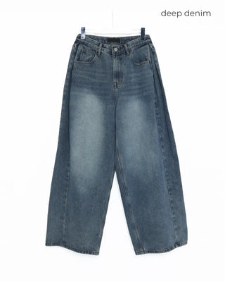 Side-tucked balloon denim pants