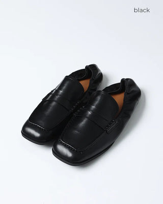 Pleated loafers