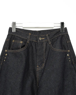 Hip studded flap pocket rigid balloon jeans