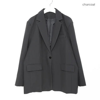 One-button oversized jacket