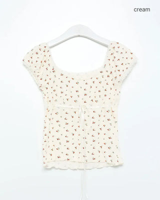 Scalloped Point Flower T-shirt