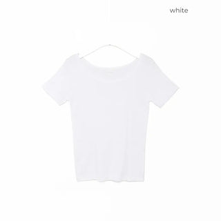 Simple U-neck T-shirt