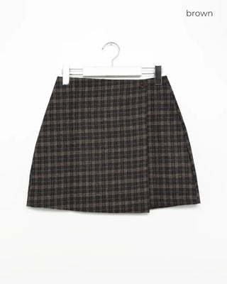 Checkered mini skirt