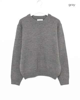 Simple round-neck knit