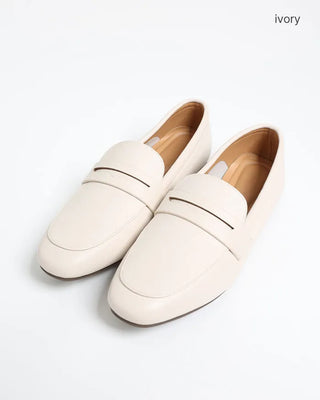 Basic loafers