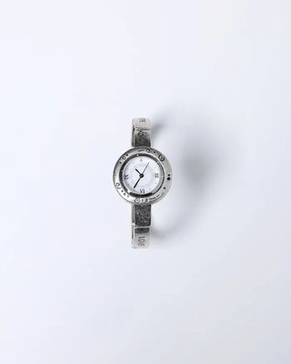 Vintage design round analog handwatch