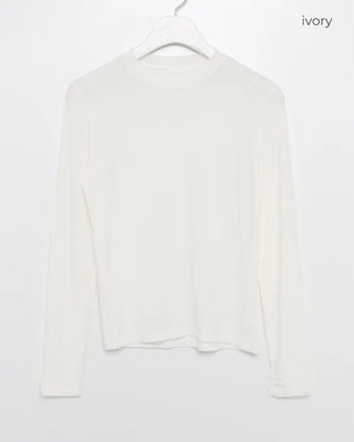 Basic long-sleeve T-shirt