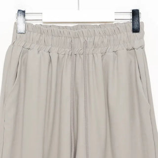 Simple wide banded slacks