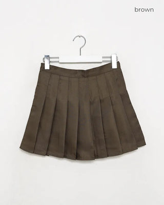 Simple pleated mini skirt