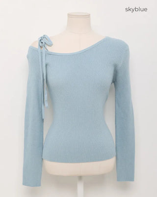 One-shoulder long-sleeved T-shirt