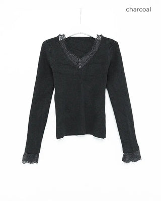 V-neck lace-point knit