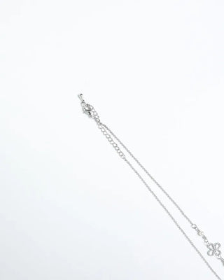 Flower detail chain necklace