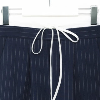 String stripe slacks