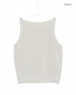 Boat neck sleeveless knit