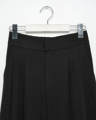 Loose-fit pintuck pants