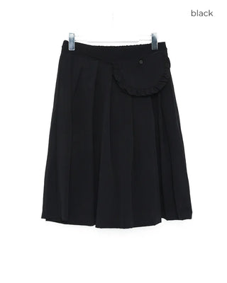 Mid-length pleated skirt with bag