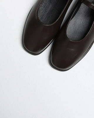 Round-toe Mary Jane flat shoes