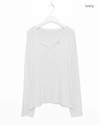 Soft button T-shirt