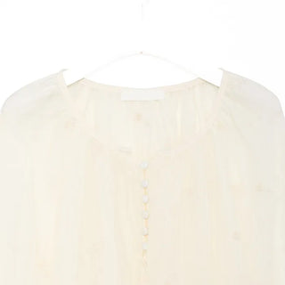 Button-point blouse