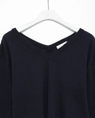 V-neck loose-fit knit