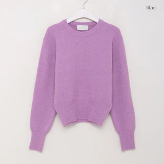 Simple and colorful knitwear
