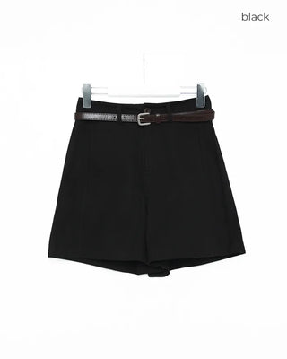 Simple cotton shorts