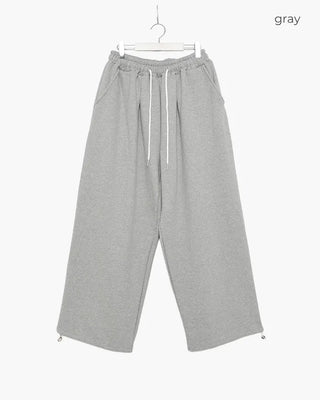 Fleece-lined one-pleat sweatpants