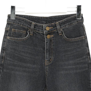 Double-button skinny pants