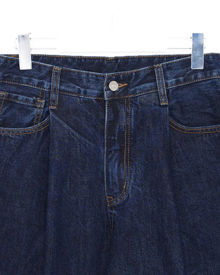 Wide-fit pintuck denim pants