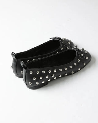 Studded ribbon flat shoes