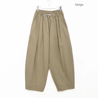 One-pleat low-waist slacks