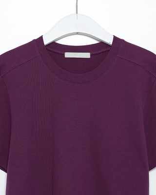 Shoulder seam semi-cropped half T-shirt