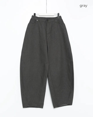 Back pocket curved cotton pants