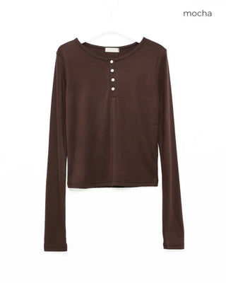 Simple long-sleeved T-shirt with half buttons