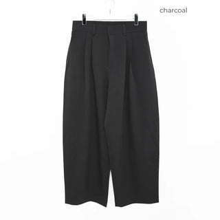 Double-pleated round-leg slacks