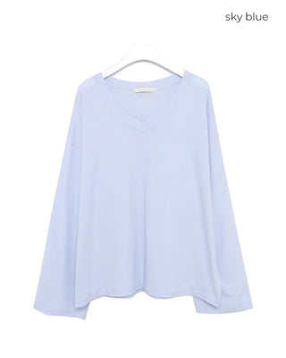 Loose-fitting V-neck cotton t-shirt