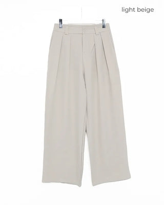 Double-pleated wide-fit slacks