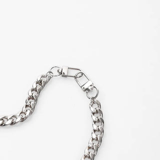 Bold chain loop