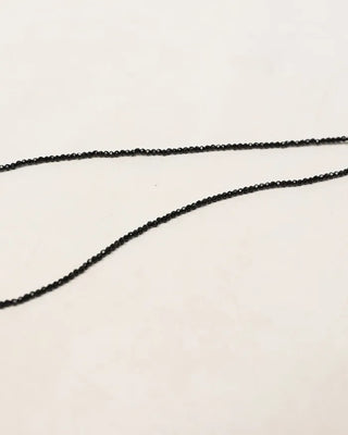 Flower pendant bead necklace