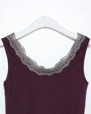 Wide lace U-neck tank top