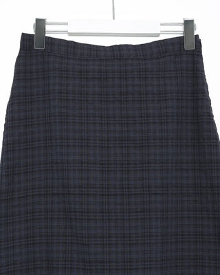Soccer check back slit long skirt