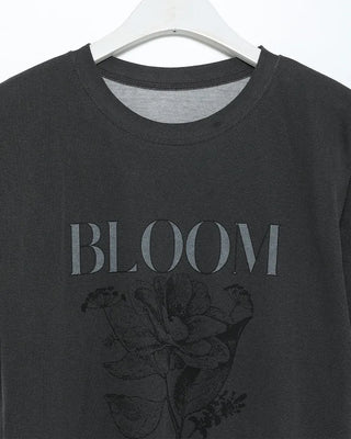 Pigmented Flower Short-Sleeved T-Shirt