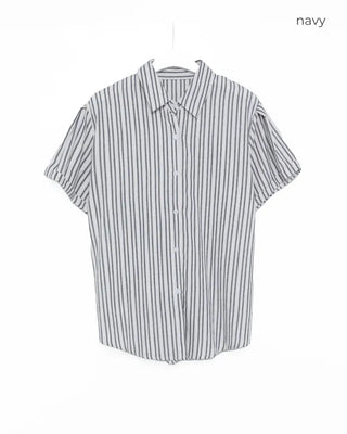 Color striped short-sleeved shirt