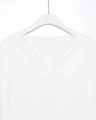 Lace V-neck slim T-shirt